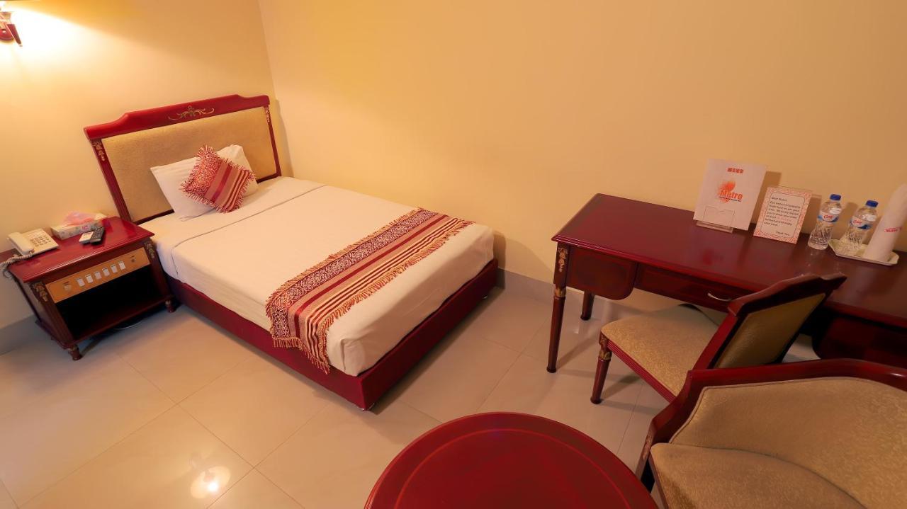 Hotel Metro International Силхет Экстерьер фото