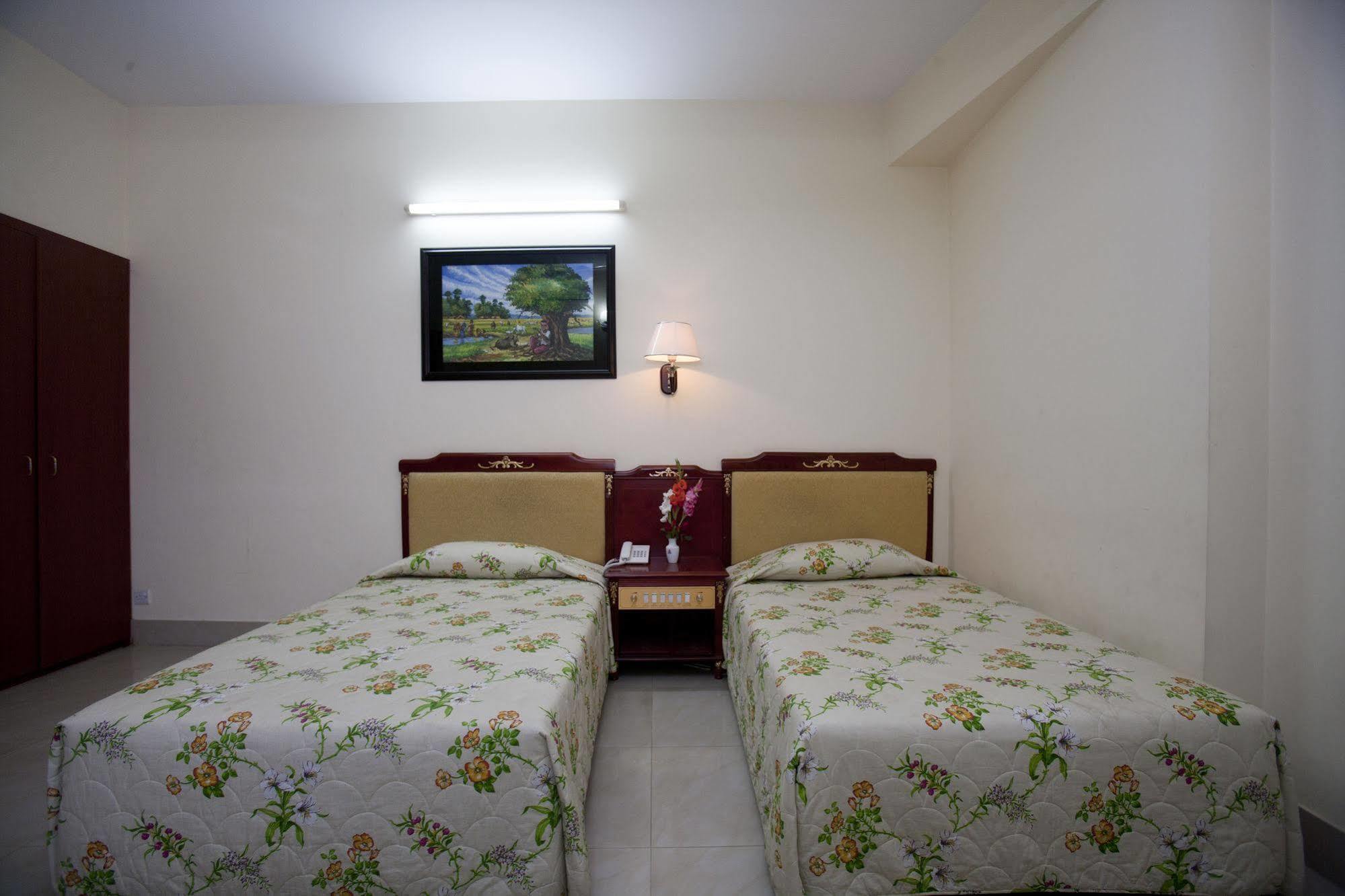 Hotel Metro International Силхет Экстерьер фото